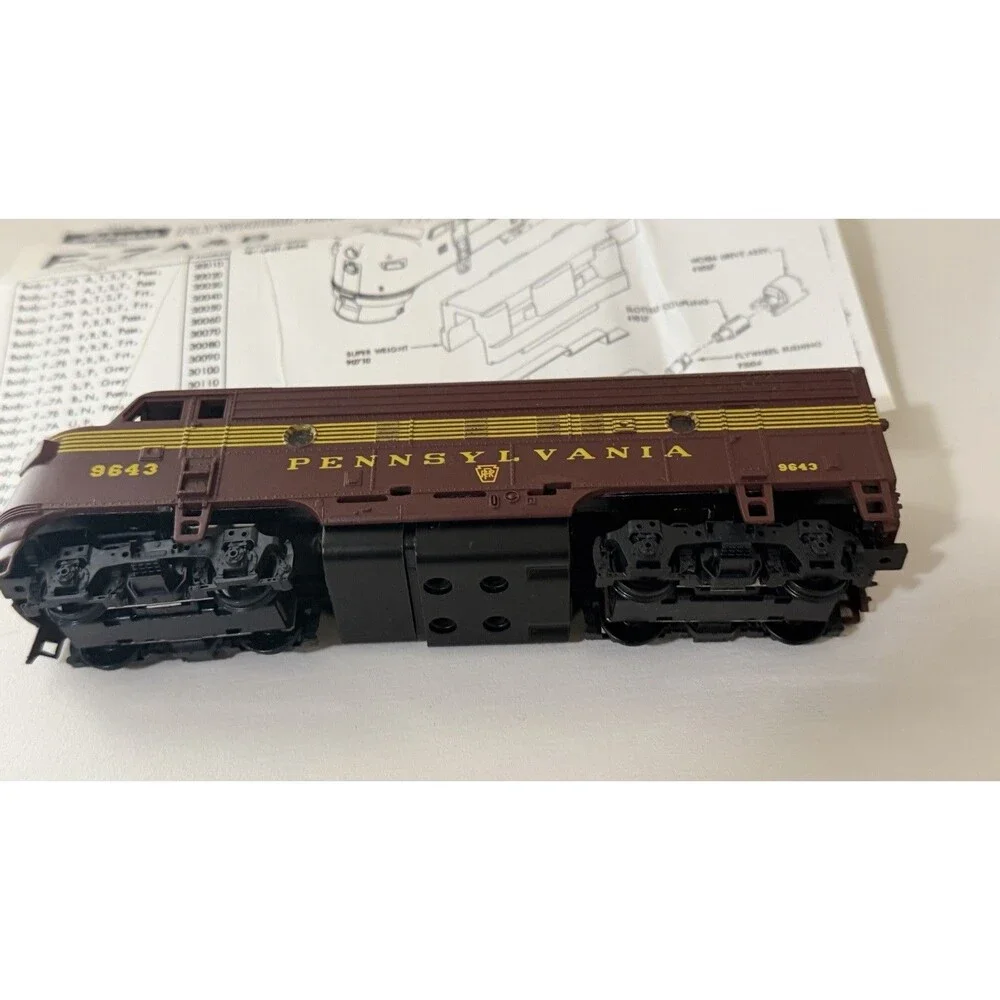HO Scale Athearn, F7A Diesel Locomotive, Pennsylvania, Brown #9643 - 3205